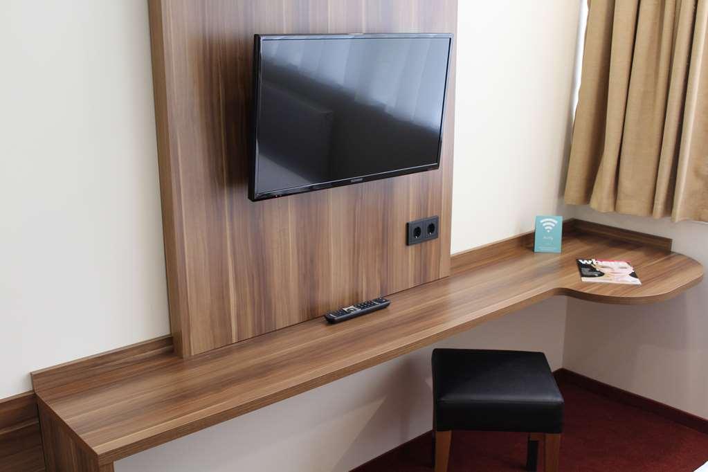 Hotel Berlin-adlershof 2*