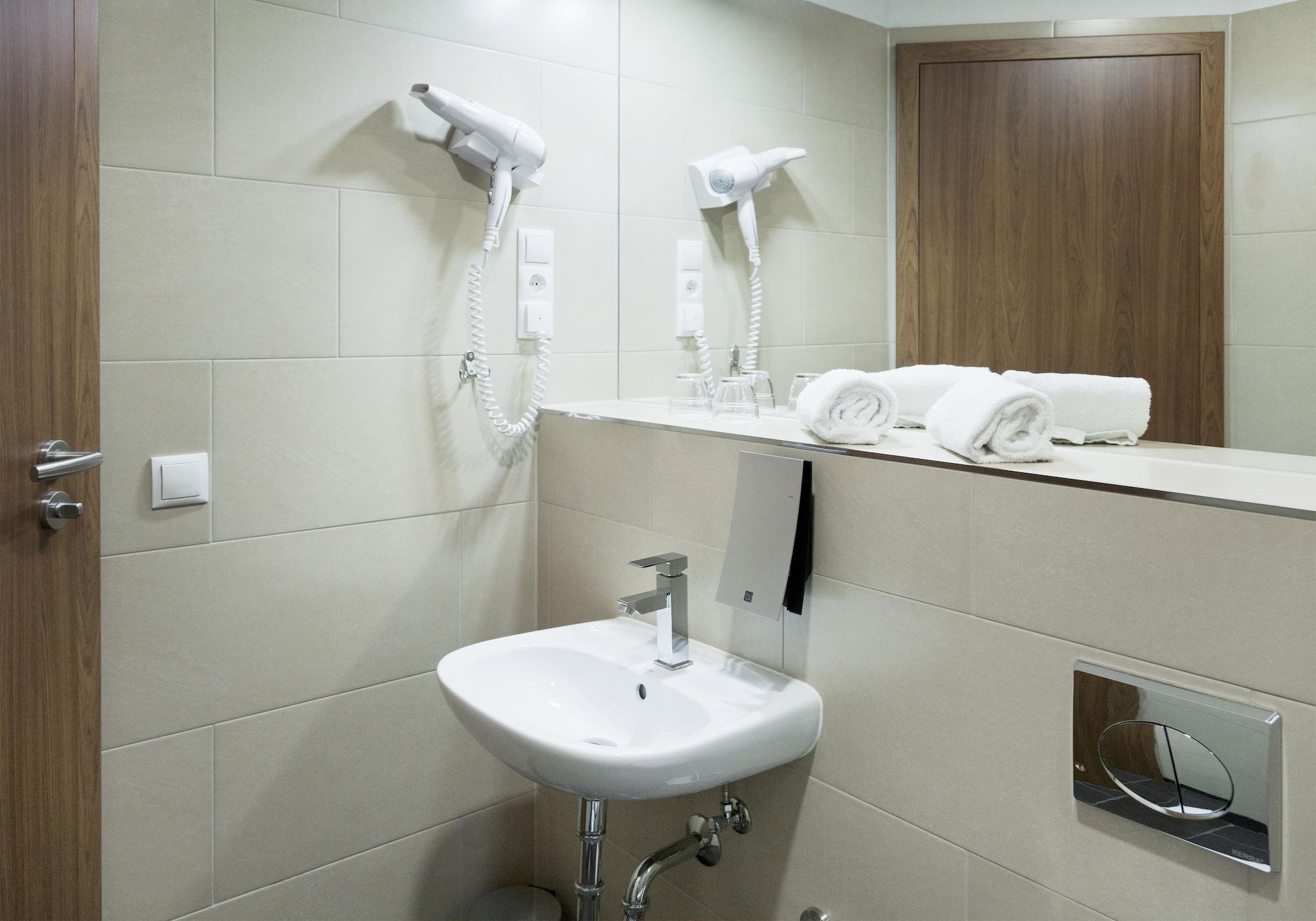 Hotel Berlin-adlershof 2*