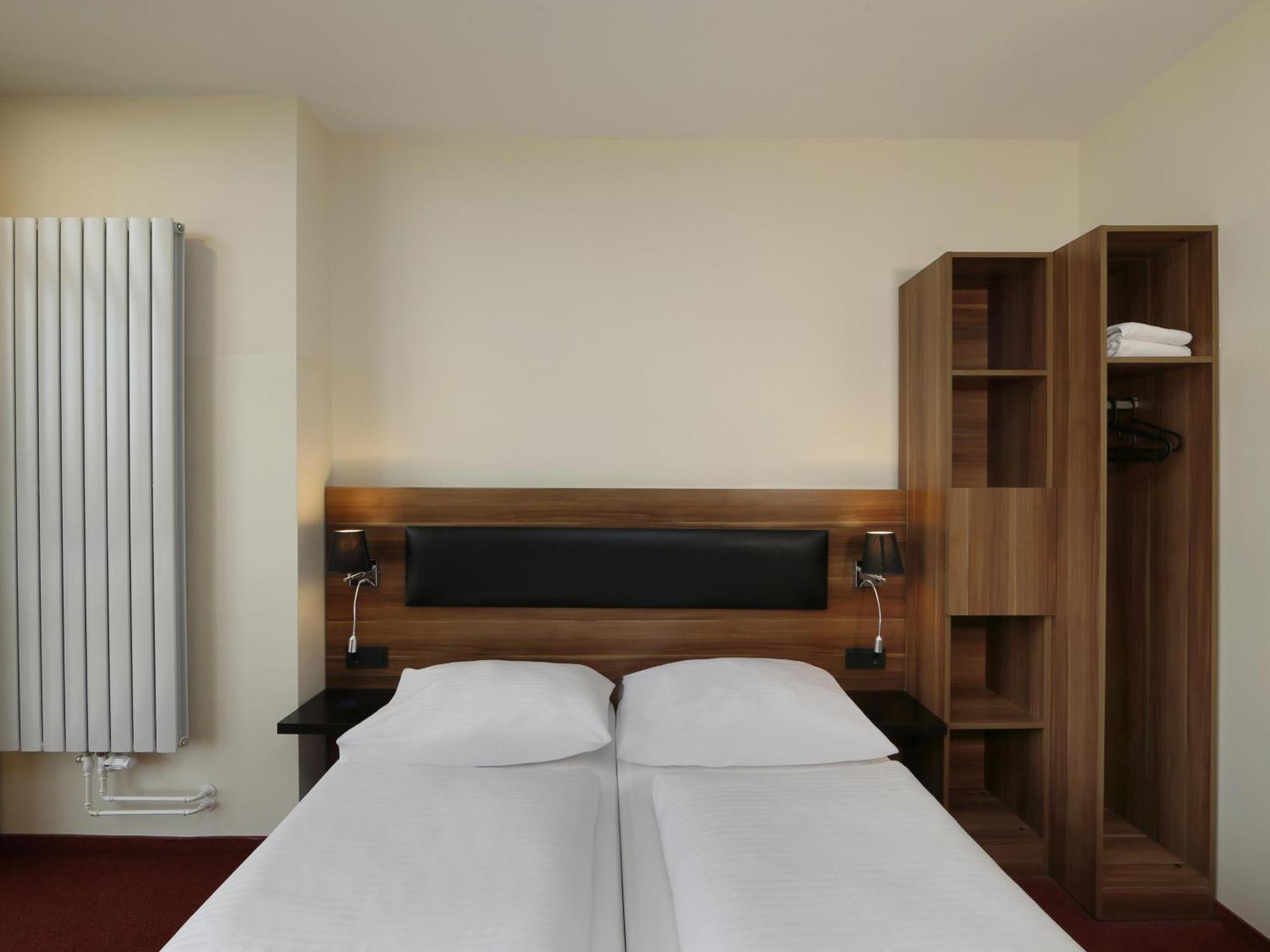 Hotel Berlin-adlershof 2*