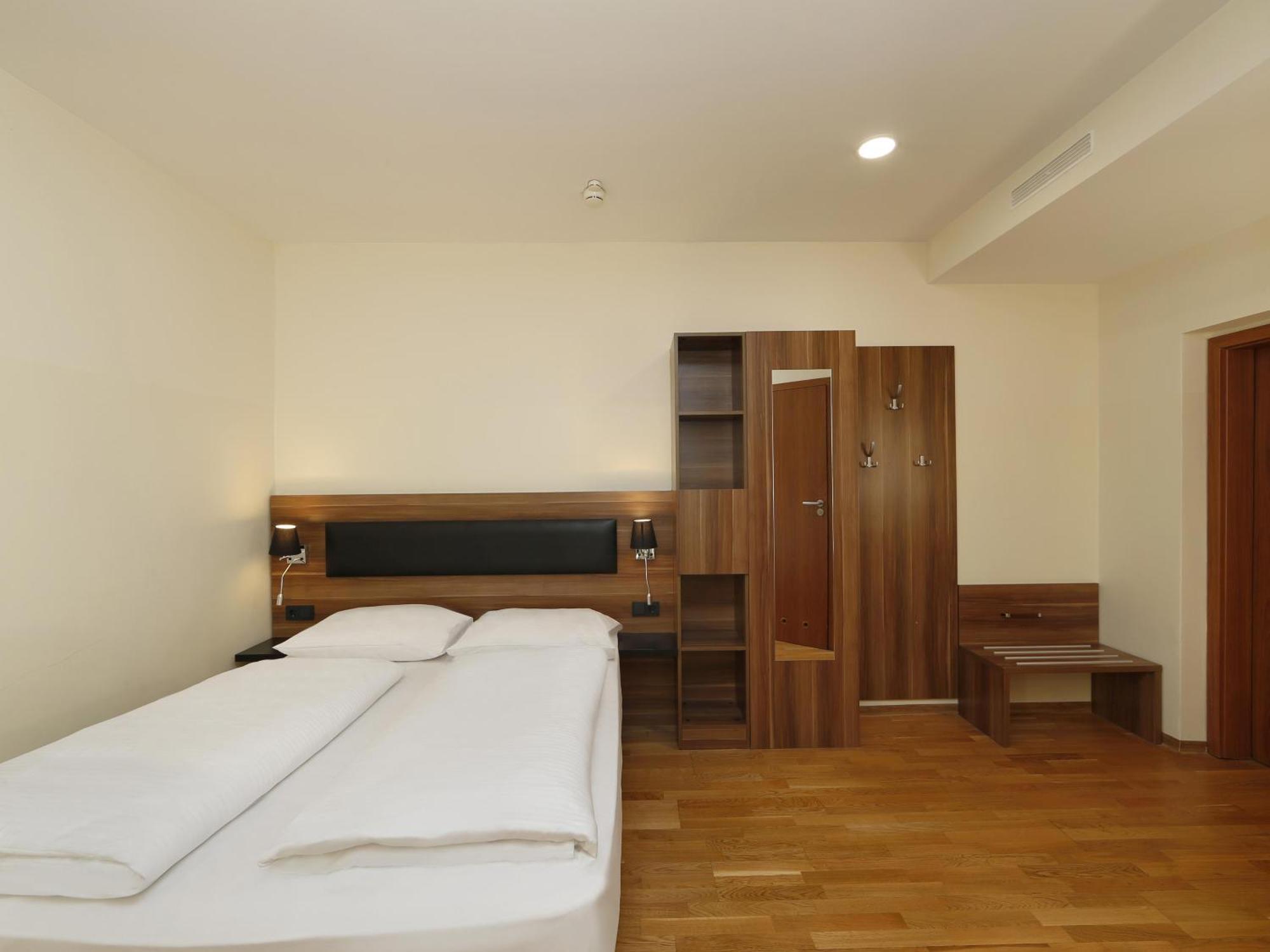 Hotel Berlin-adlershof 2*